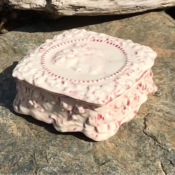 Vintage Jenny Lind Trinket Box - Picture 3 of 11